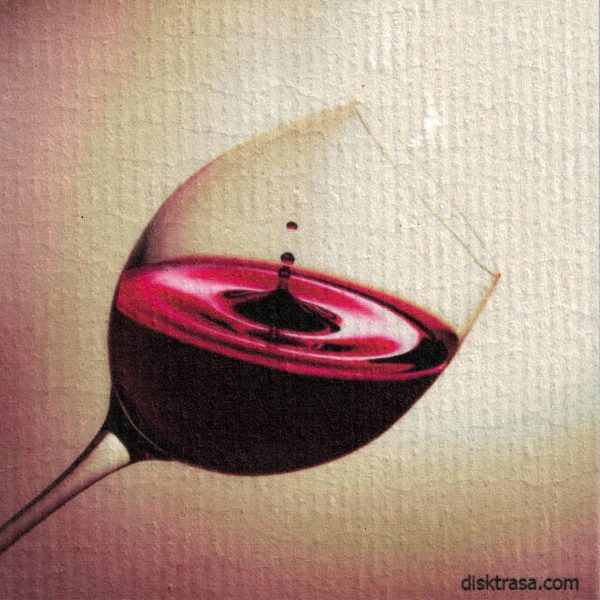 Disktrasa med motiv av rött glas vin redwine Kjell Mari Ekvall